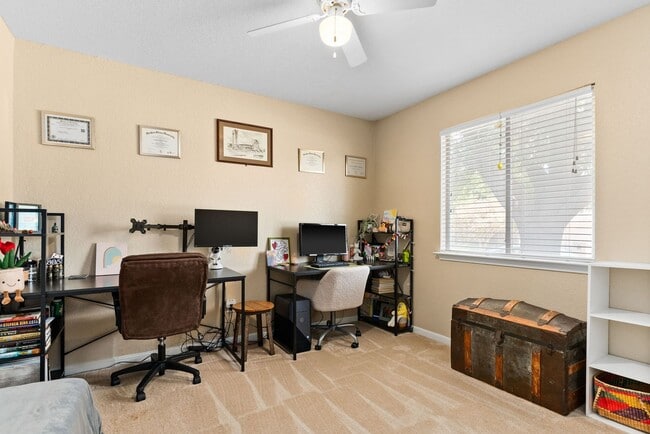 Building Photo - 804 Woodhollow Dr