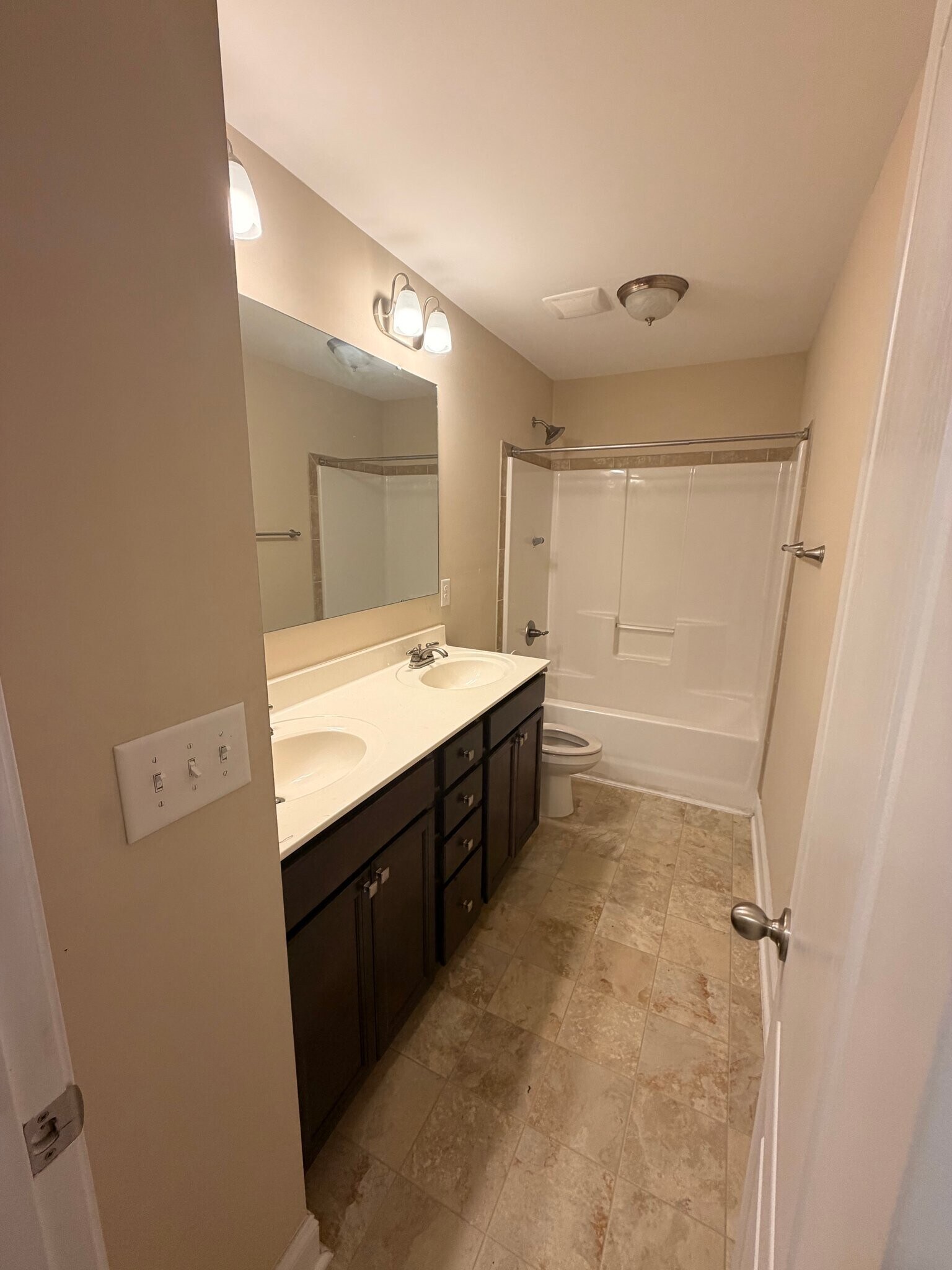 Building Photo - 54 Green Willow Dr