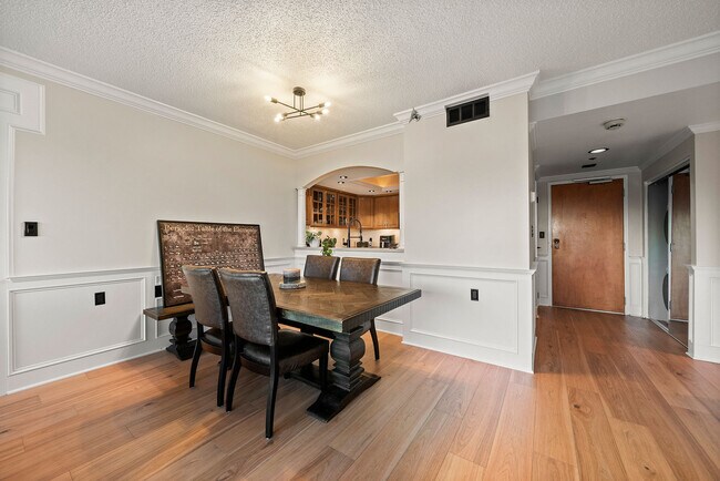 Dining area - 1130 Piedmont Ave NE
