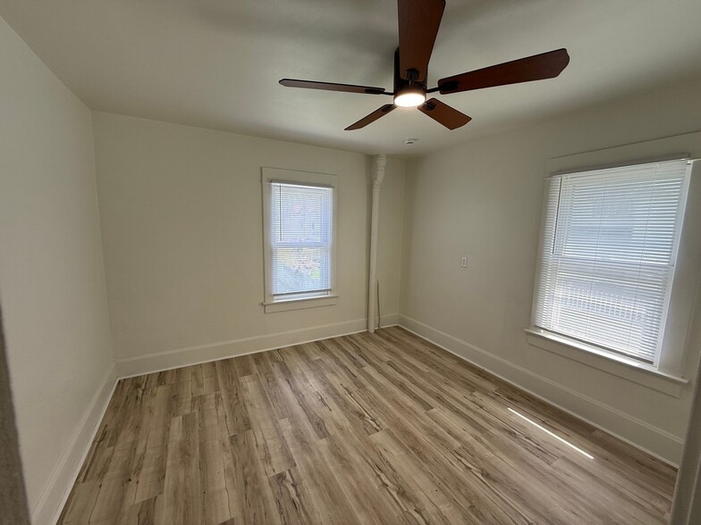 Building Photo - 147 15th St