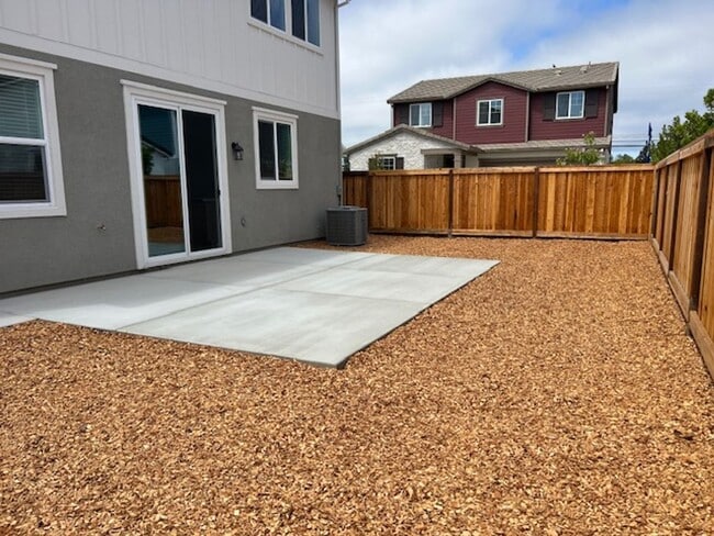 Building Photo - Beautiful Brand New Smart Home with Solar ...