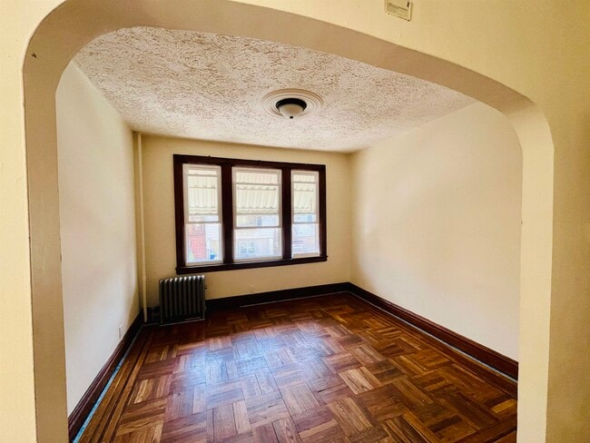 Building Photo - 262 Winfield Ave
