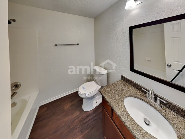 Building Photo - 412 Saddlehorn Way