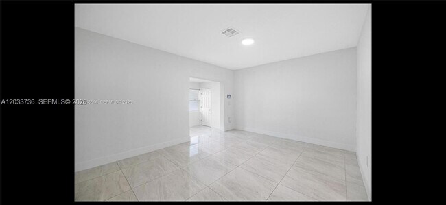 Building Photo - 529 NW 42nd St