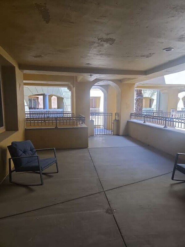 Building Photo - An Amazing Furnished 3 Bedroom Condo at La...