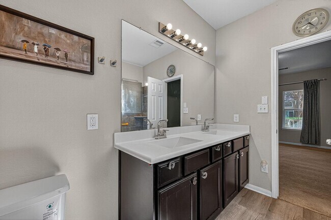 Building Photo - 14574 Empanada Dr