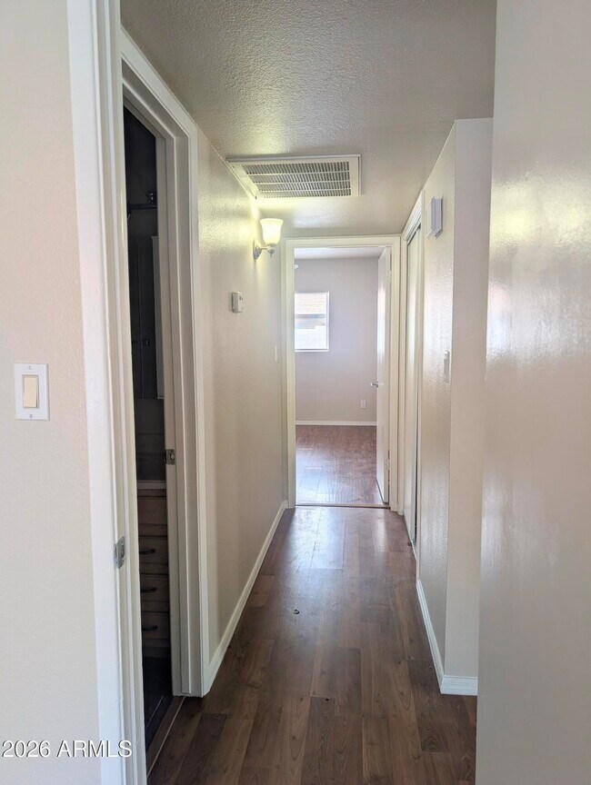 Building Photo - 3039 N 38th St