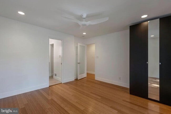 Building Photo - 5250 Pooks Hill Rd