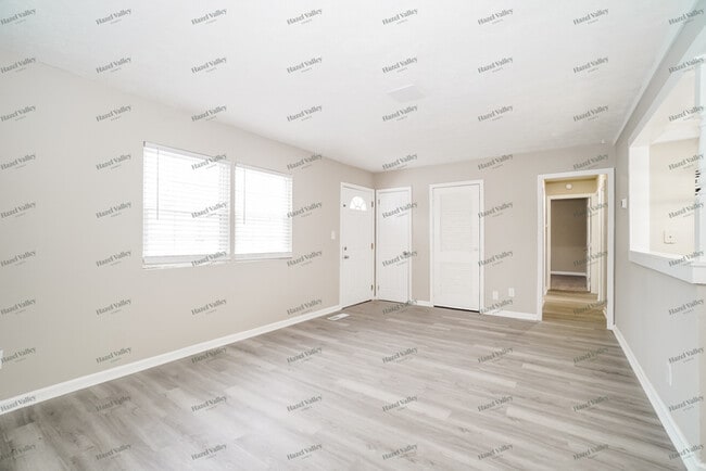 Building Photo - 1121 Gibson Rd