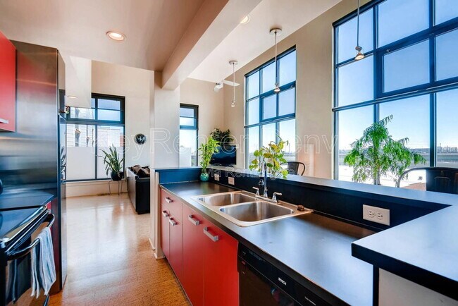 Building Photo - 3100 Huron St