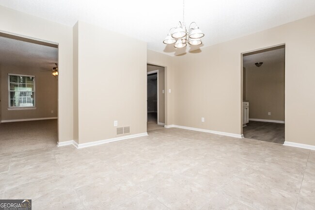 Building Photo - 3773 Kathryn Dr SW