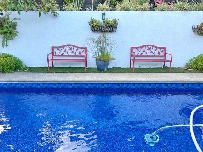 Building Photo - Wailuku Heights Executive Style 3Bed/2Bath Furnished Upstairs Home - Pool w/ cabanas - Most Utili...