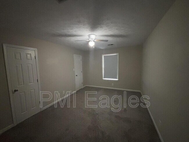 Building Photo - 1140 Timothy Ave