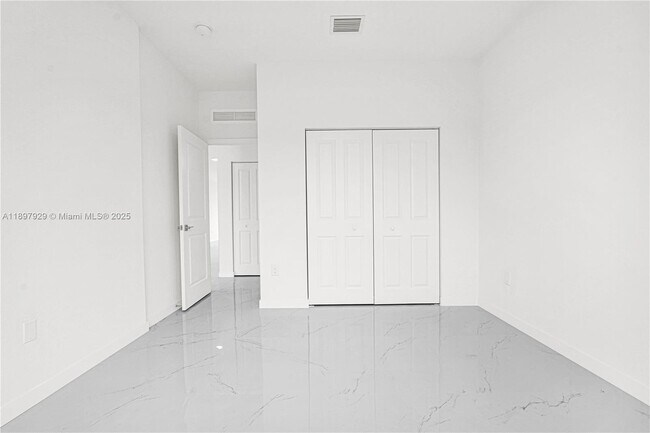 Building Photo - 22555 SW 125th Ave