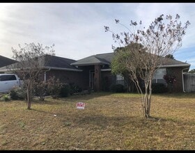 Building Photo - Available July 14, 2026 – 4 Bedroom Home in Navarre!