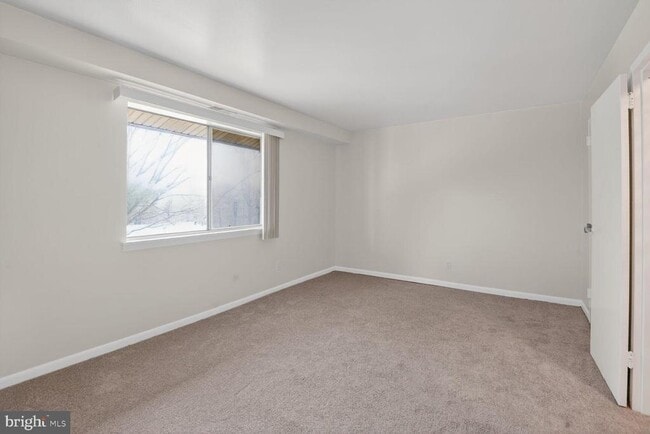 Building Photo - 105 Fitz Ct