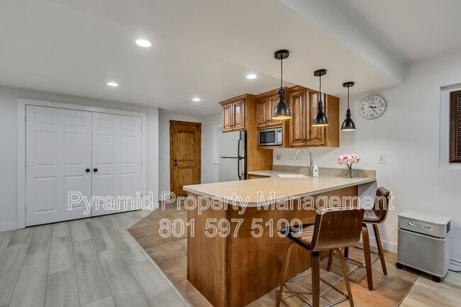 Building Photo - 10971 Cindy Cir