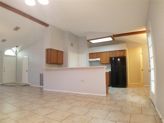 Building Photo - 8310 Los Ranchos Dr