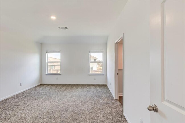 Building Photo - 117 Fairfax Ln
