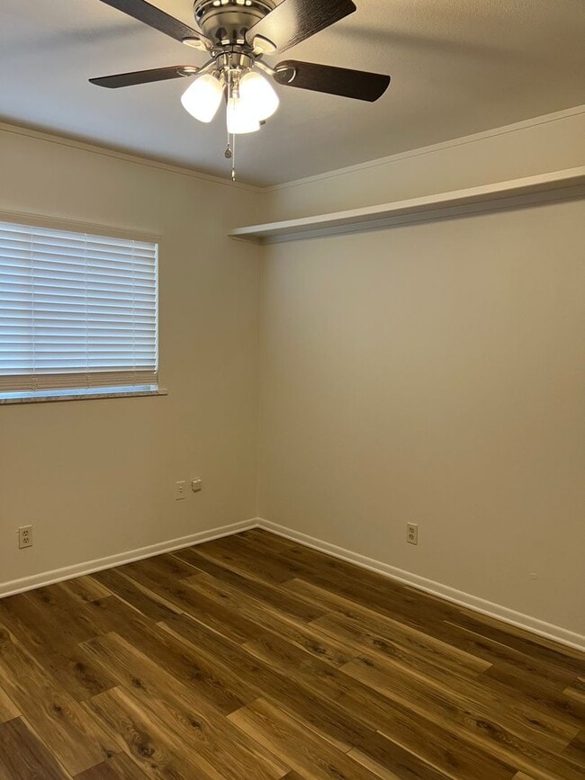 Building Photo - 814 W Bridge St