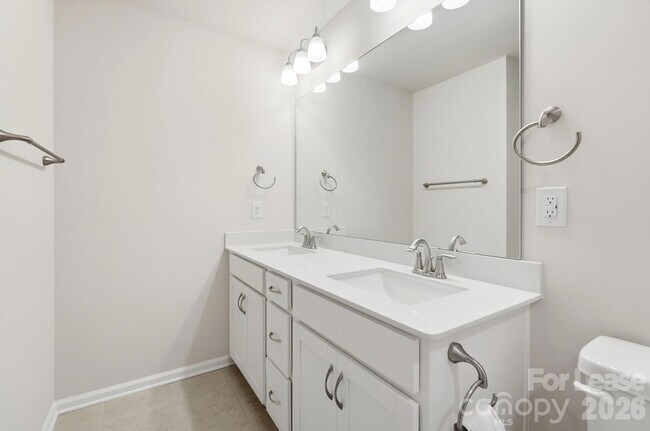 Building Photo - 14862 Tamarack Drive