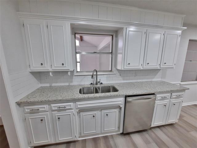 Building Photo - 313 NW Suzanne Terrace