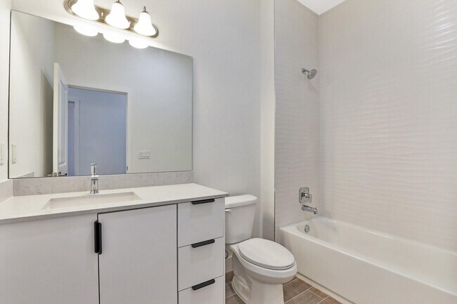 Building Photo - 395 Bella Sol Way