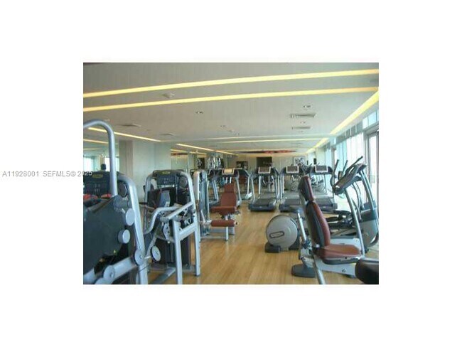 Building Photo - 500 Brickell Ave