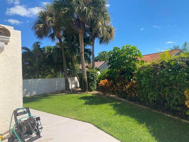 Building Photo - 10521 Mendocino Ln