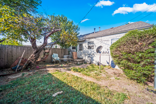 Building Photo - 1432 E 38th St