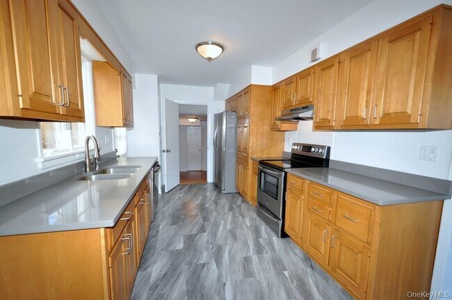 Primary Photo - 34 Chestnut St
