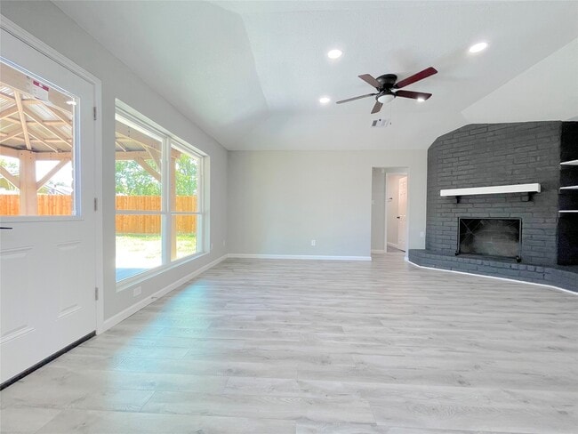 Building Photo - 10015 Old Towne Ln