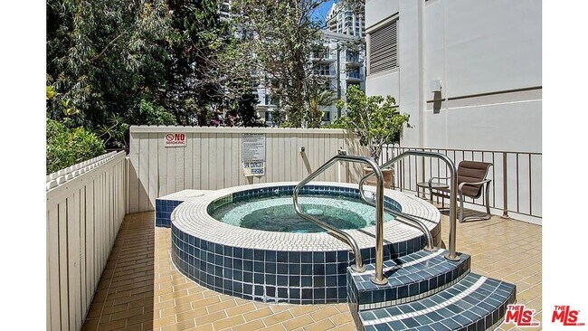 Building Photo - 10660 Wilshire Blvd