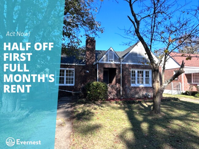 Building Photo - 3 Bed, 1 Bath Home with Fenced Yard / Pet-Friendly / Available Now!