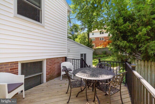 Building Photo - 9504 Wadsworth Dr