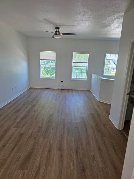 Building Photo - 6895 Jack London Dr