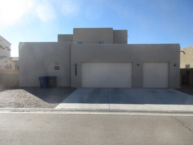 Building Photo - 2215 Stieglitz Ave SE