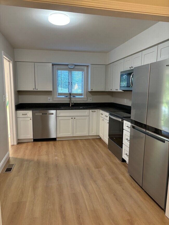 Building Photo - 2919 Zollinger Rd