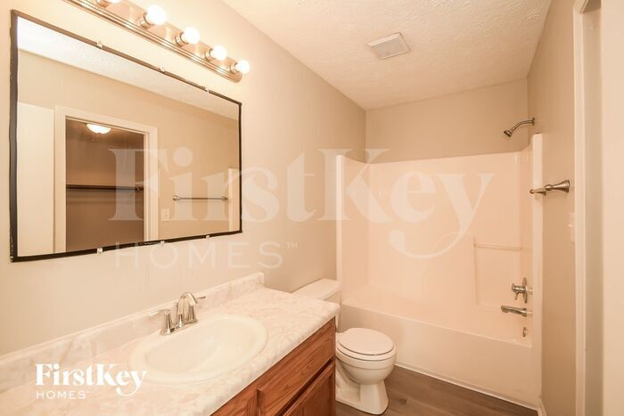 Building Photo - 2739 Lullwater Ln