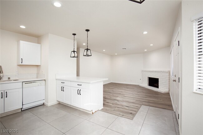 Building Photo - 737 Rock Springs Dr