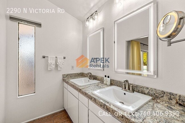 Building Photo - 2290 N Victoria Rd