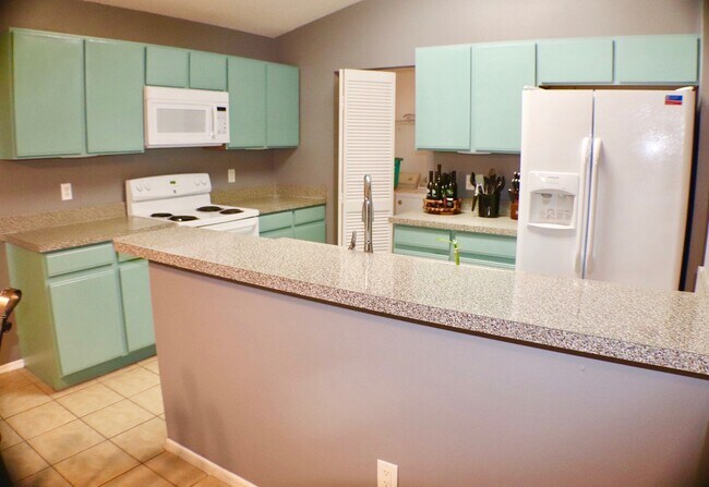 Building Photo - 135 Bailey Cir