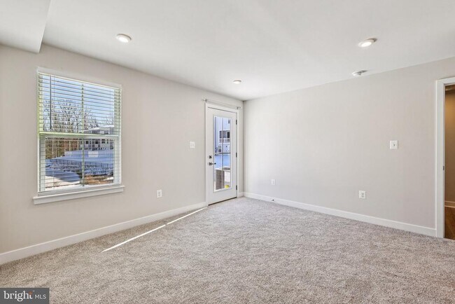 Building Photo - 9389 Edenderry Dr