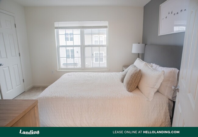 Building Photo - 8185 Scenic Meadow Dr