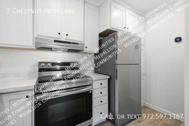 Building Photo - 7 Chestnut Path Ln