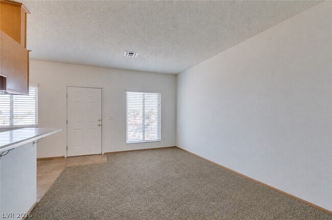 Building Photo - 525 Fir St
