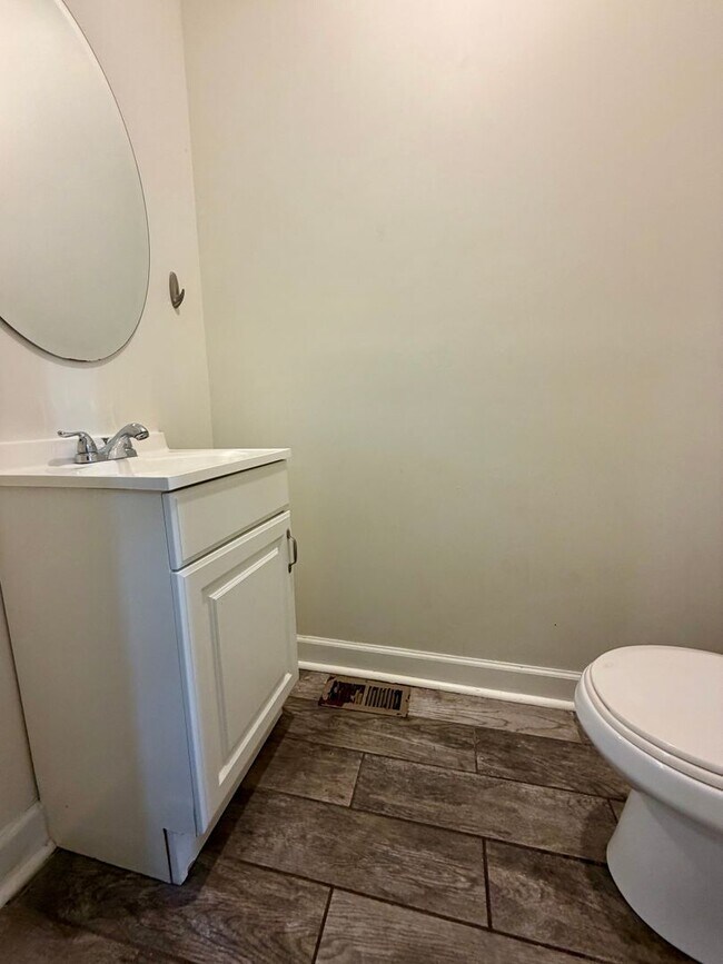 Building Photo - Stunning 3-Bedroom Home in Point Breeze! Available NOW!