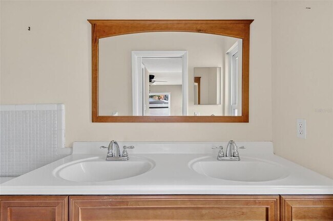 Building Photo - 4300 50th Pl S