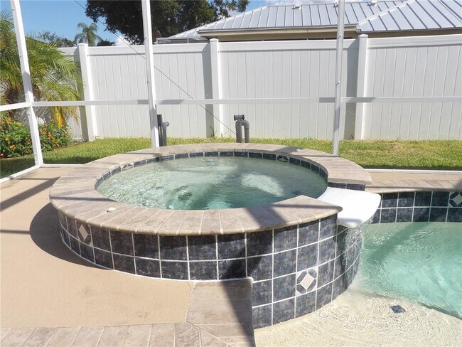 Building Photo - 1856 Woodhaven Cir