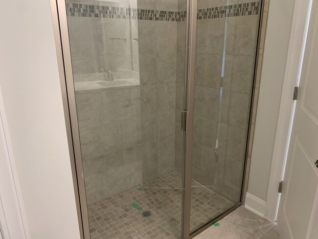 Building Photo - 4 Bedroom, 2.5 Bath, Pet Friendly Town Home with Garage Within Barefoot Resort and Golf! Availabl...